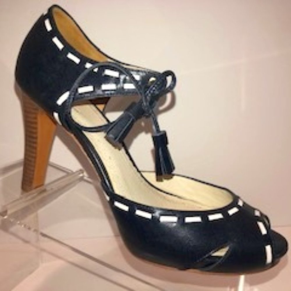 Brooks Brothers Navy/White Spectator Pump 6.5 EUC